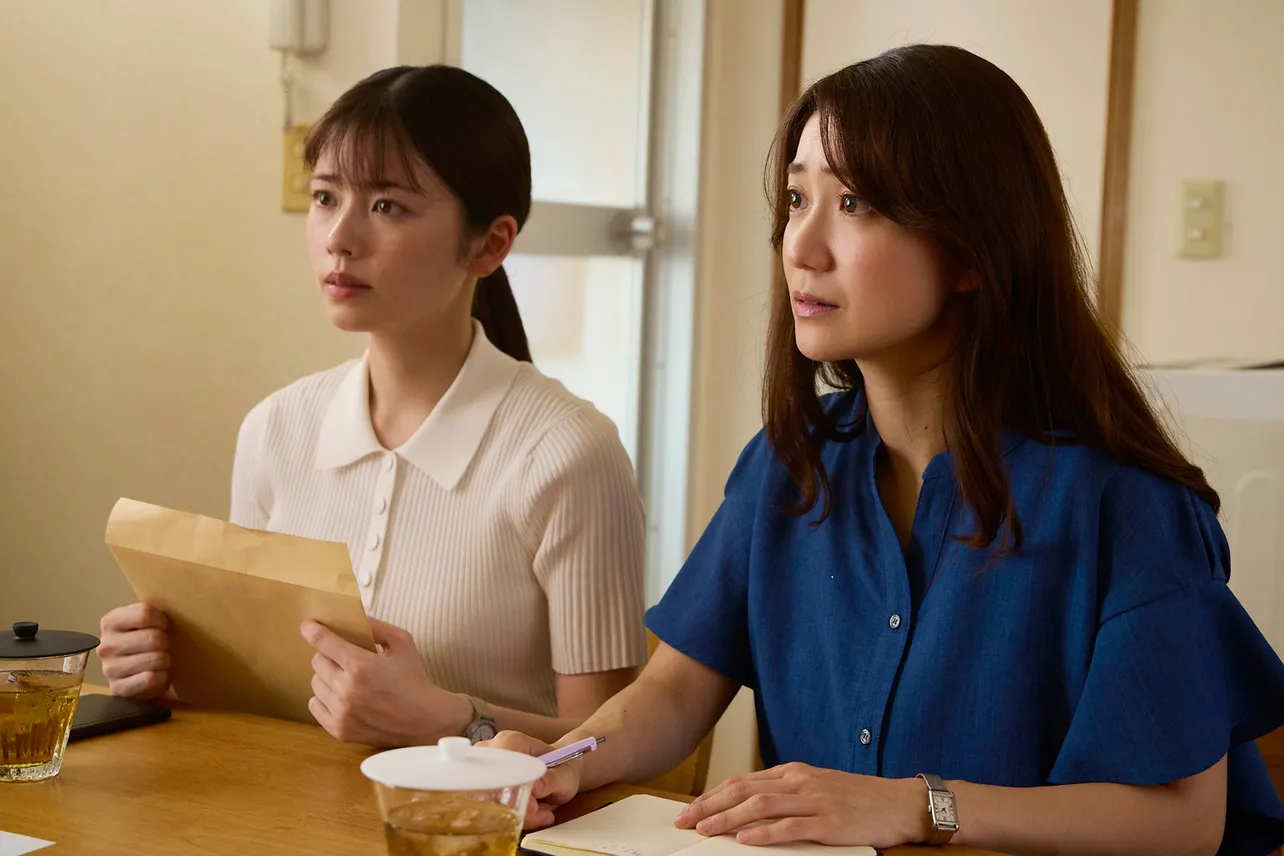 【写真】真相究明に奮闘する桜(小芝風花)＆真(大島優子)