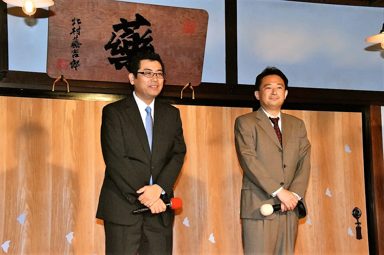 セレモニーには、「ひよっこ」の制作統括・菓子浩氏(右)と「わろてんか」の制作統括・後藤高久氏(左)も登壇