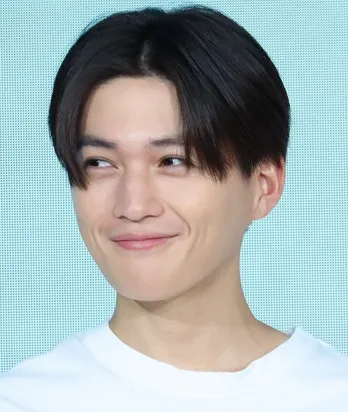 もう会えないのが寂しい…八木勇征、なつかしのスマイルショットに「絶賛南くんロス」の声＜南くんが恋人!?＞