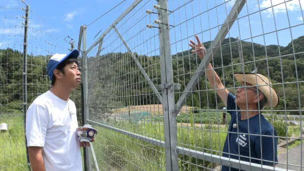 【写真】パンサー尾形、危険な高圧電線へ触れそうになって怒られる