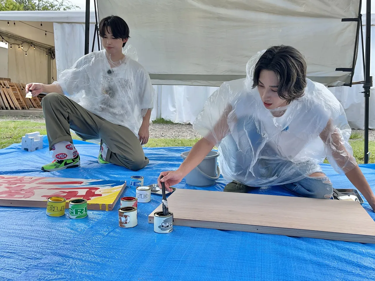 【写真】松村北斗、仕事の合間を縫いビール注ぎの特訓に励む