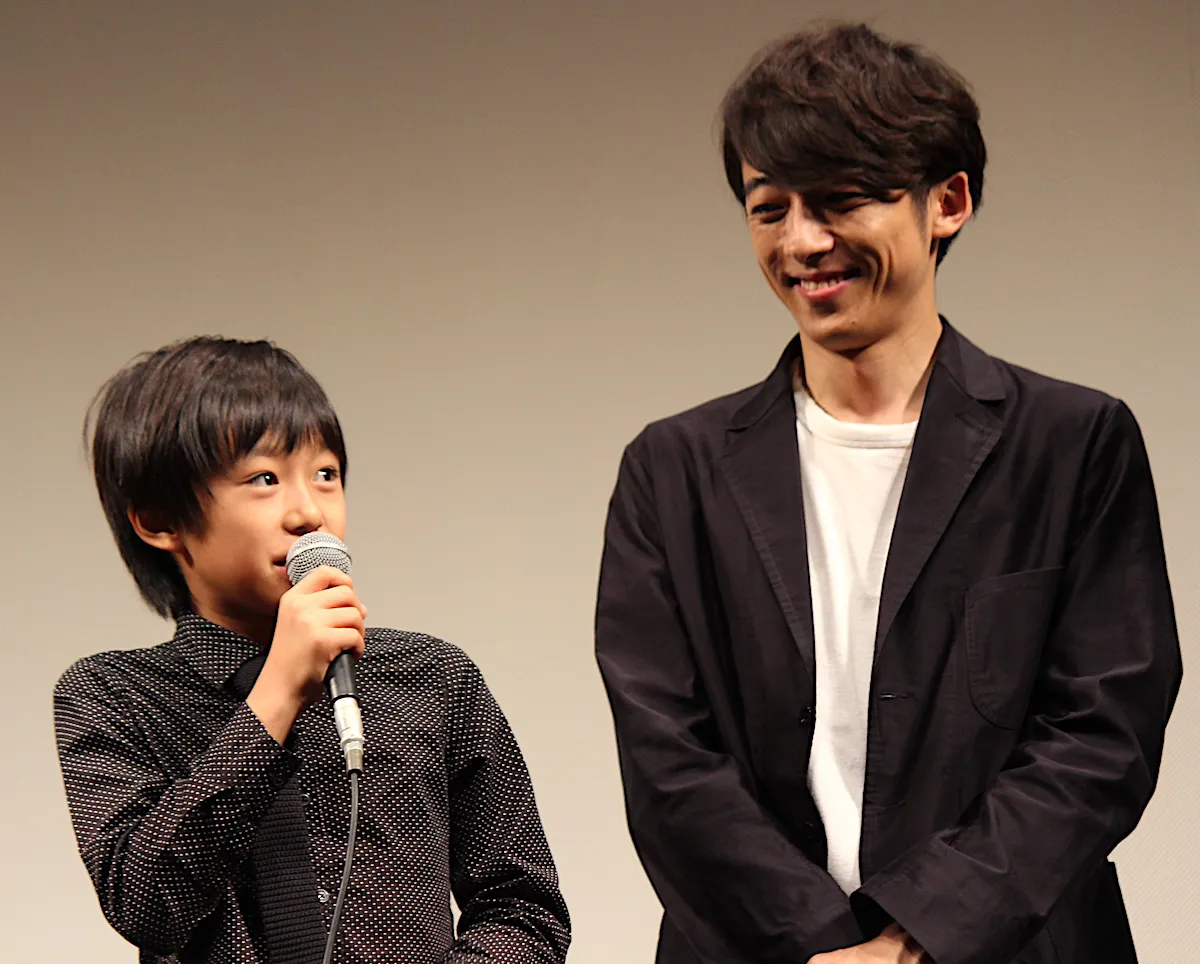 高橋一生演じるコージの幼少期を演じた大西利空くんも来場し、急きょ登壇した