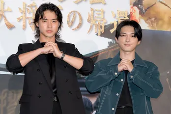 山崎賢人＆吉沢亮「キングダム」への熱い思いを明かす　肩組みに大歓声