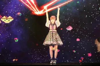 「MステウルトラFES」きゃりーぱみゅぱみゅが“目からビーム”!?