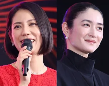 松下奈緒&小雪&前原滉、本編では見られない笑顔3ショットに「貴重」「満面のほほ笑み輝く」の声<スカイキャッスル>