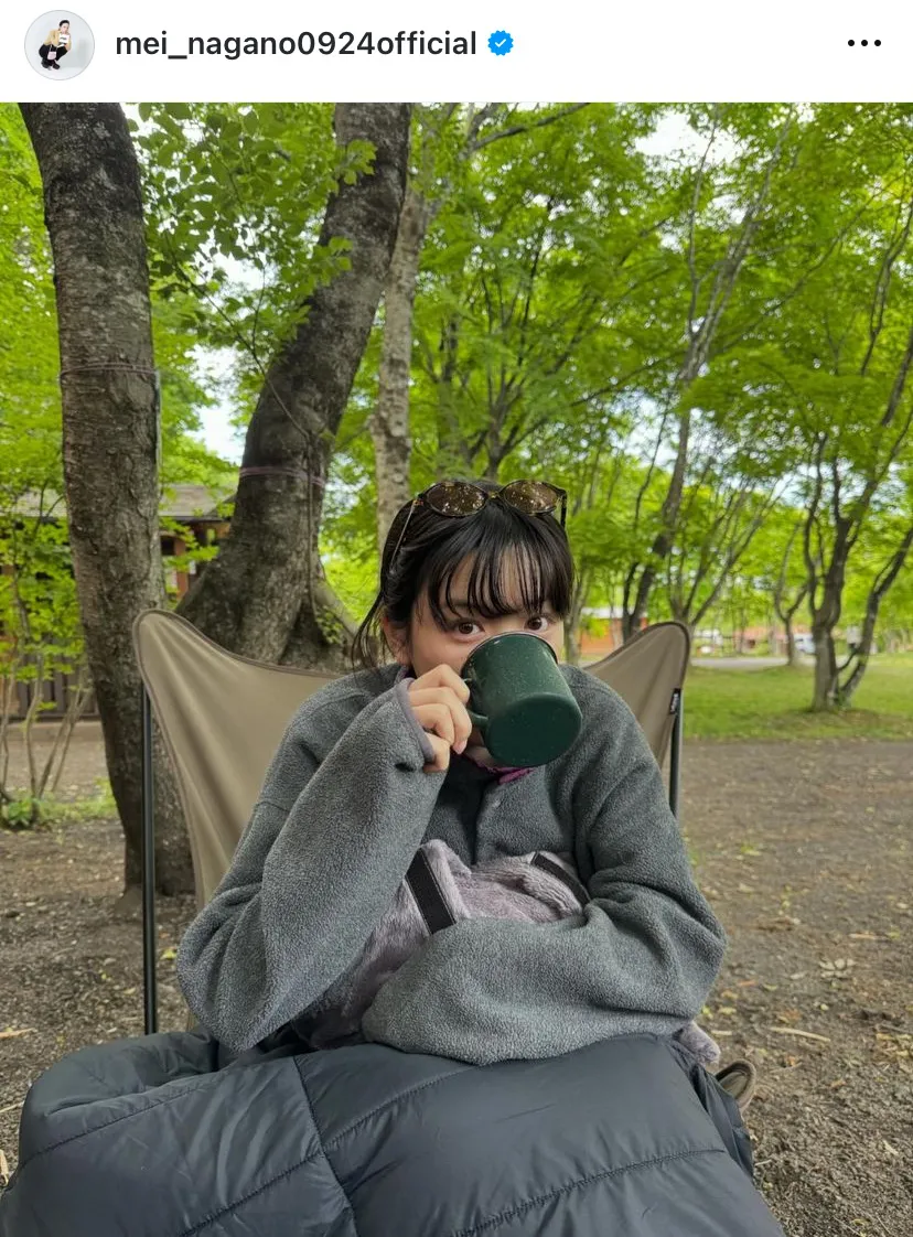 大自然の中でキャンプを満喫する永野芽郁