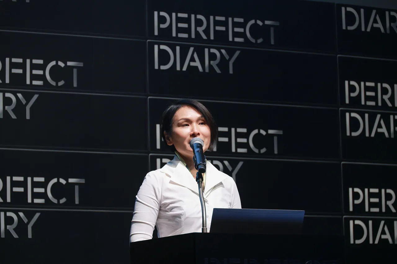 Jing Cheng氏