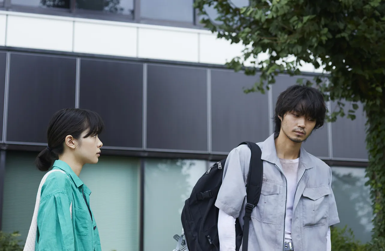 【写真】ゲッソリして無精ひげも生えた磯村勇斗“彩人”の劇中ショット