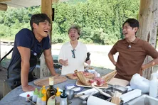 反町隆史が小泉孝太郎&ムロツヨシとBBQ、自身が出演したドラマの裏側を明かす<自由気ままに2人旅>
