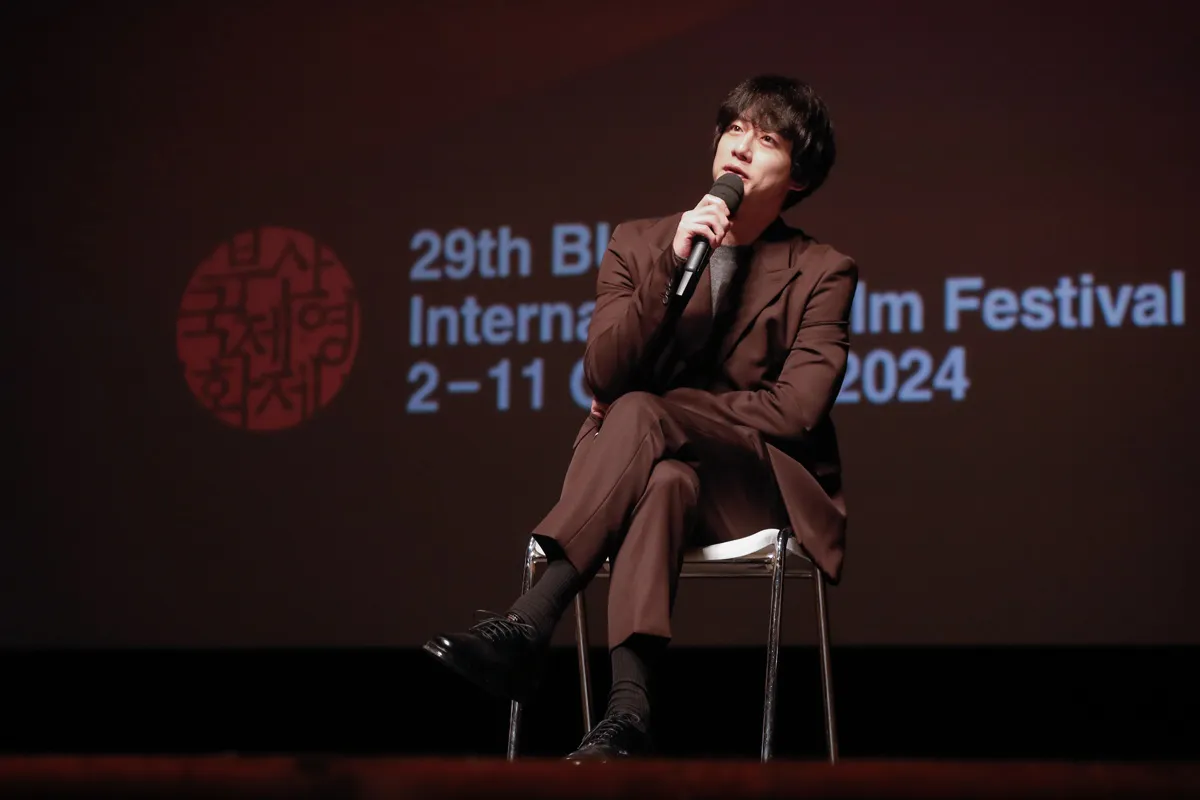 有村架純、坂口健太郎、黒崎博監督が「第29回釜山国際映画祭」ワールドプレミアに出席