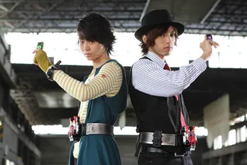 菅田将暉のデビュー作「仮面ライダーW」を全国無料放送、“二人で一人”の仮面ライダーが奇怪な事件の数々に立ち向かう