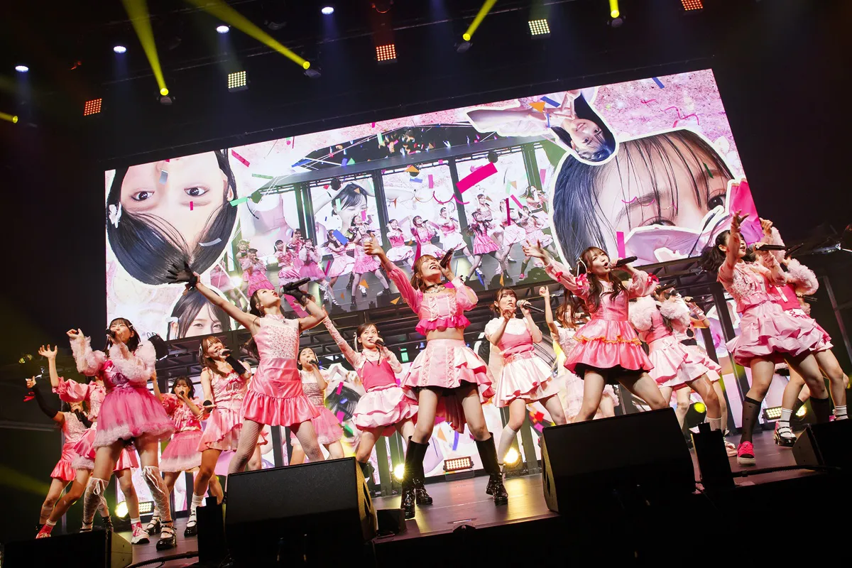 【写真】ライブ序盤からヒットシングルを畳み掛けていくNMB48