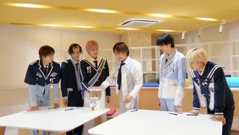 DXTEEN、空飛ぶ絶叫アトラクションに挑戦 全力ではしゃぐ姿に「修学旅行最高」の声<目指せ!日本一 DXTEEN青春リアリティーンショー>