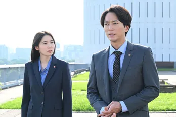 浅香航大“風早”、飯豊まりえ“朱梨”の目をのぞき込む姿に「不意にキュン」 風早&朱梨のバディー復活も反響<オクトー>