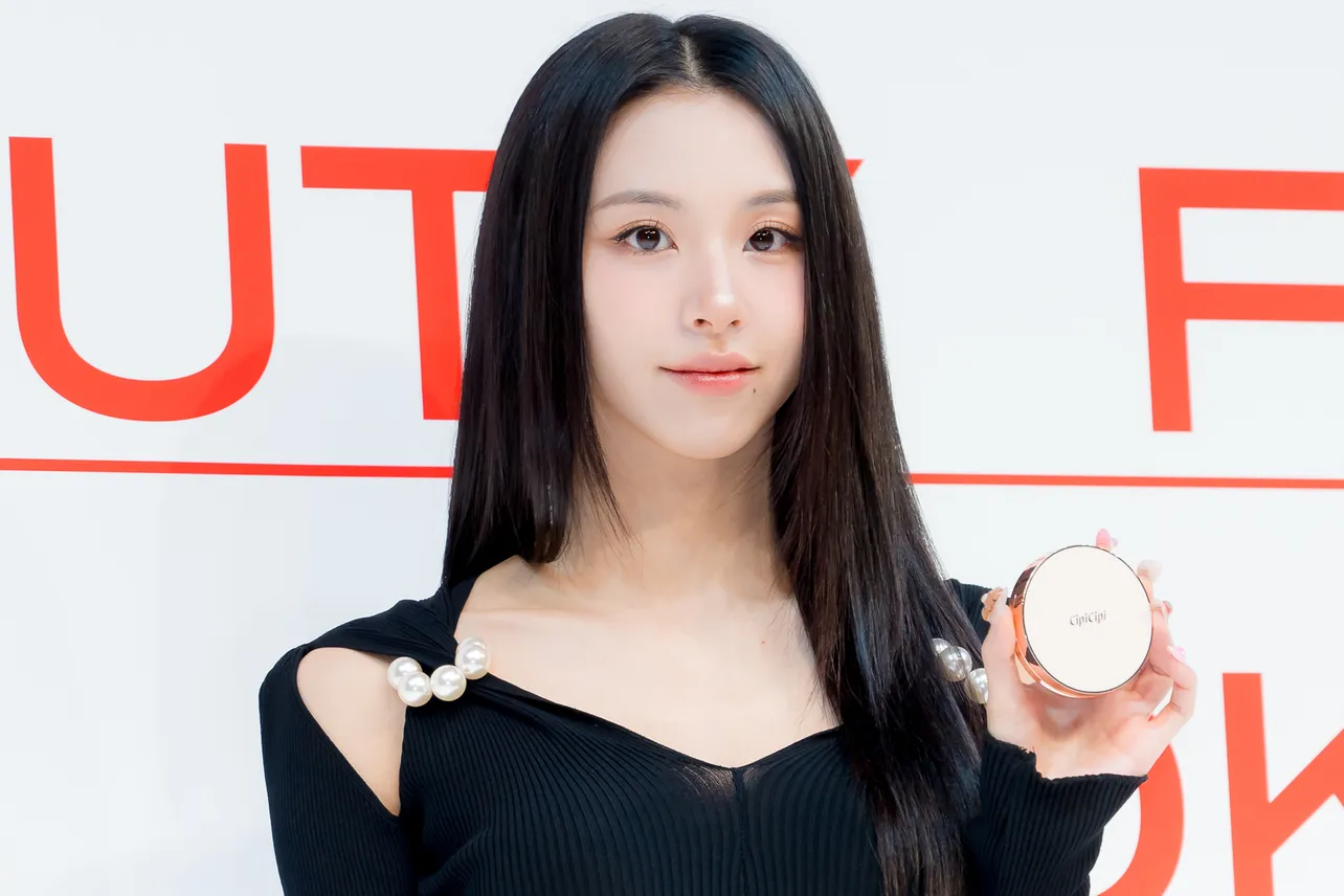 CHAEYOUNG(TWICE)が「ALLURE K-BEAUTY FAIR in TOKYO」実施記念発表会に出席