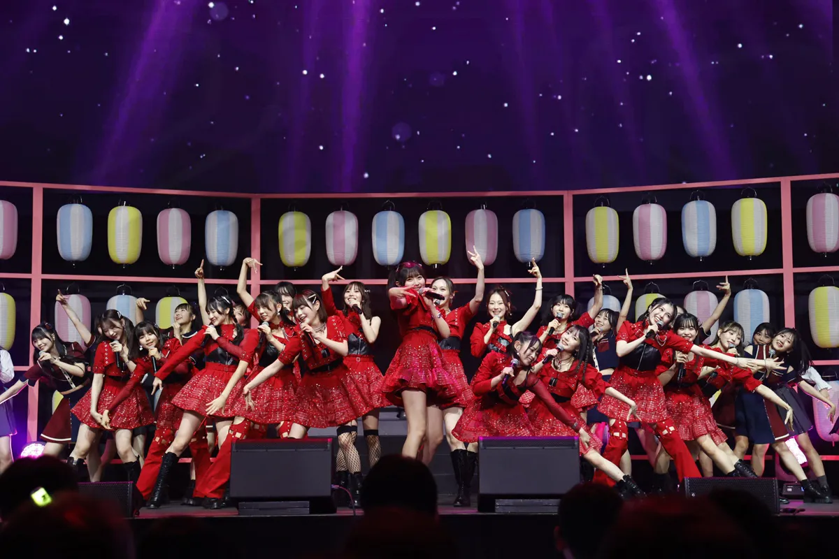 【写真】HKT48のメンバーがNGT48「世界はどこまで青空なのか？」を披露したシャッフルパート