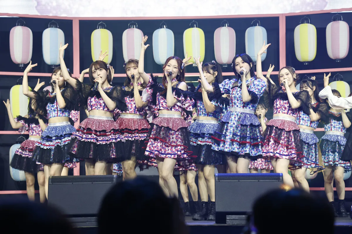 HKT48が全員で「君はもっとできる」を歌う