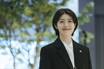 実力派女優ナム・ジヒョン、20代ラストイヤーに新人弁護士を好演 チャン・ナラとのケミに「最高!」の声<グッド・パートナー>