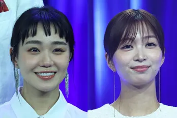 奈緒&岡崎紗絵、2人でファイティングポーズの仲良しショットに「2人ともカワイイ」の声<あのクズを殴ってやりたいんだ>