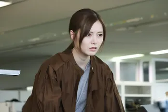 ＜オクラ＞白石麻衣“倫子”、パフェを食べる姿や警察官らしいキリッとした姿に「惚れ惚れ」「過去一好き」の声