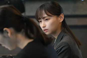 影山優佳“滝沢”、生真面目かと思いきや飯豊まりえ“朱梨”にかけた言葉に「グッとくる」「豪胆さが好き」と反響＜オクトー＞