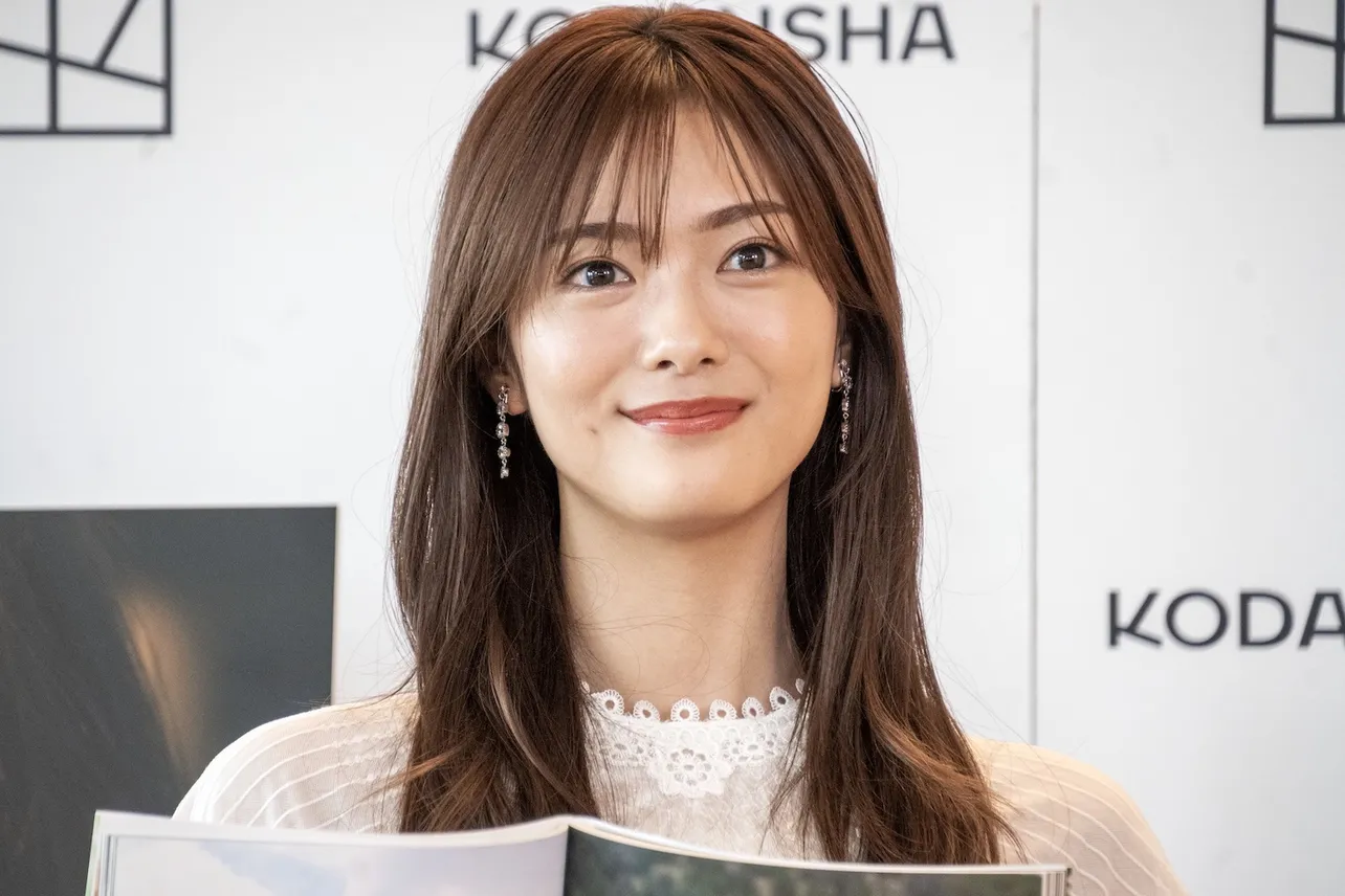 櫻坂46田村保乃写真集「隣の席になりたい」発売記念会見より