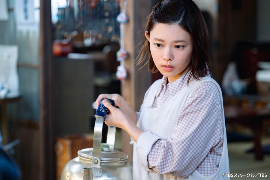 【写真】定食屋で働く杉咲花“朝子”、家庭的な姿が素敵すぎる