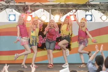 ＜明日のおむすび＞橋本環奈“結”、緊張のあまりパラパラダンスの出だしでふりを間違えて戸惑ってしまう