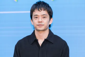 池松壮亮&三吉彩花、“バーチャル水上恒司”登壇に驚き「好奇心と怖さがあります」