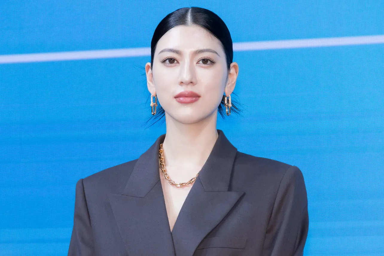 三吉彩花