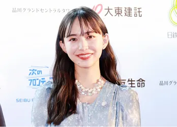 井桁弘恵、白ライオンを模した耳付きカチューシャと衣装を披露「もはや天使」「かわいいしか言えん」と絶賛の声