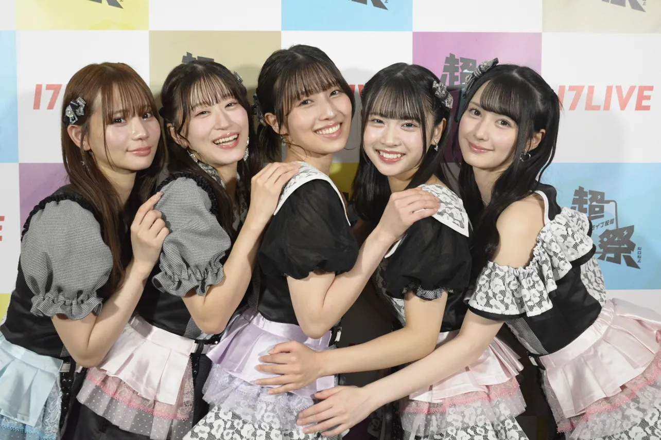 NMB48が、「超ライブ配信祭2024 〜みんなで叶える夢がある〜」出演について振り返った　※写真左から和田海佑、上西怜、安部若菜、芳賀礼、山本望叶