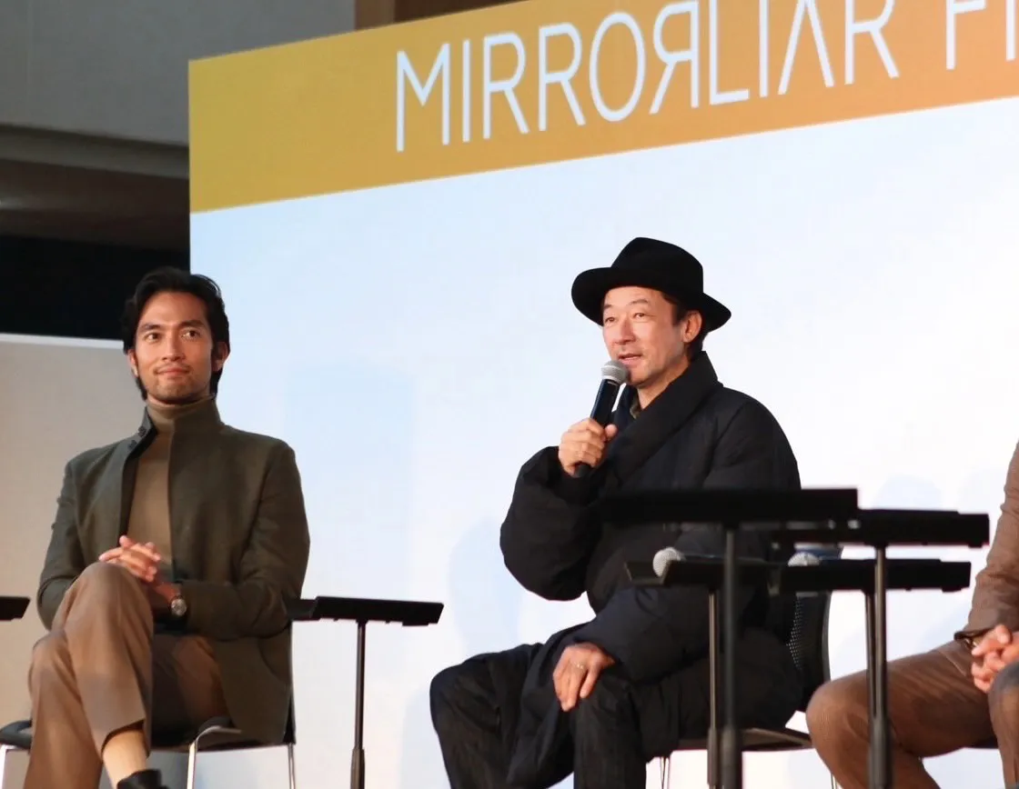 秋田拠点センターALVEで行われた「MIRRORLIAR FILMS AKITA文化祭」に阿部進之介、山田孝之、小栗旬、浅野忠信らが登壇