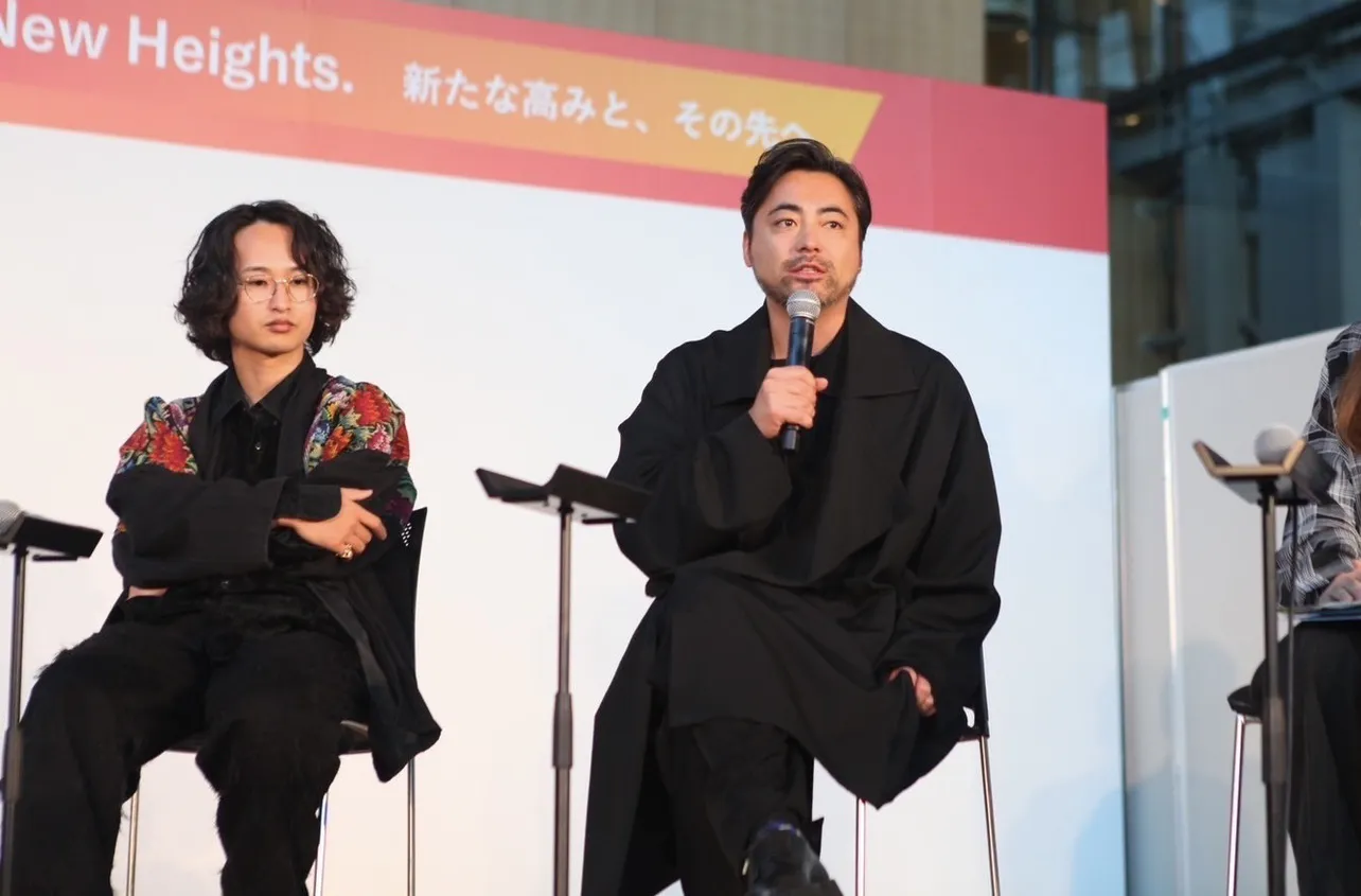 秋田拠点センターALVEで行われた「MIRRORLIAR FILMS AKITA文化祭」に阿部進之介、山田孝之、小栗旬、浅野忠信らが登壇