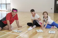 <明日のおむすび>橋本環奈“結”、小手伸也“森川”から専門雑誌で山本舞香“沙智”を見たことがあるという話を聞く