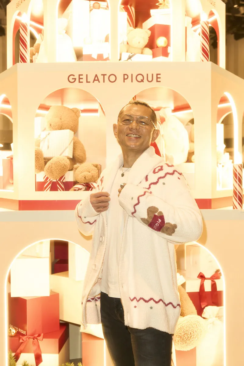 ジェラート ピケ最大級のポップアップイベント「GELATO PIQUE CHRISTMAS GIFT MARKET 2024」に来場した的場浩司