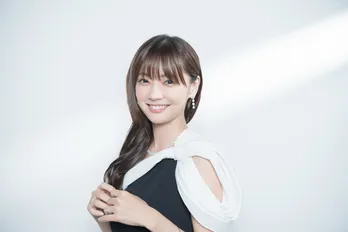 倉科カナ、理想の恋愛は「相手を思うだけで頑張れる関係」 恋愛群像劇で複雑な事情持つ“双子”役に挑戦<情事と事情>