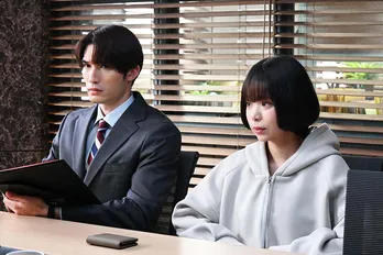 趣里“亮子”、高校生と闇バイト組織の関連を調査…裁判で涙ぐむ姿も<モンスター>