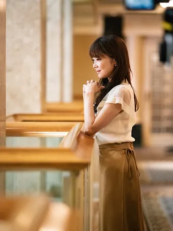 倉科カナ“愛里紗”が「気持ち悪い」とポツリ…美しい冷笑で“大人の恋愛群像劇”怪しく開幕<情事と事情>