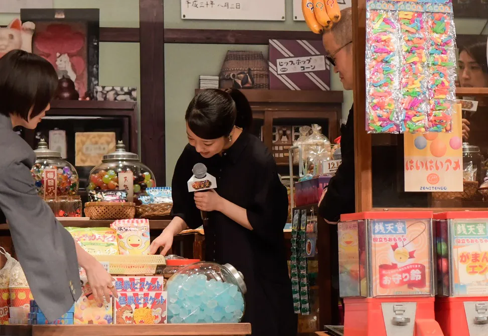 映画「ふしぎ駄菓子屋 銭天堂」完成披露舞台あいさつより