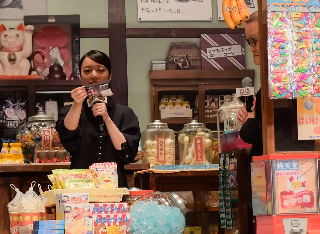 映画「ふしぎ駄菓子屋 銭天堂」完成披露舞台あいさつより