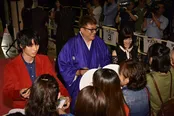 【写真を見る】福田雄一監督、袴姿で登場！