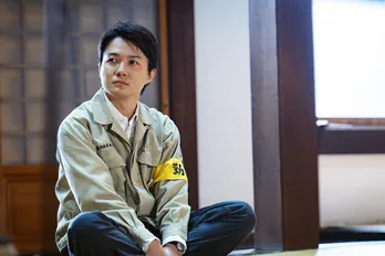 鉱山の坑内で火災が発生…神木隆之介“鉄平”、斎藤工“進平”らは端島最大の危機に立ち向かう＜海に眠るダイヤモンド＞