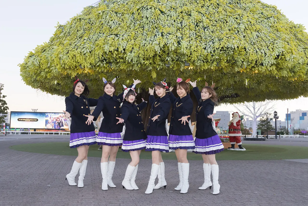 塚田悠衣、高柳知葉、宮下早紀、芹澤優、徳井青空、藤本侑里(写真左から)