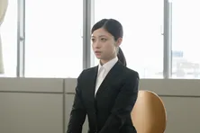 ＜明日のおむすび＞橋本環奈“結”、小手伸也“森川”が不倫をしているのではないかと疑う