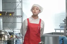 ＜明日のおむすび＞橋本環奈“結”、佐野勇斗“翔也”が所属する電機会社の社員食堂へ初出勤する