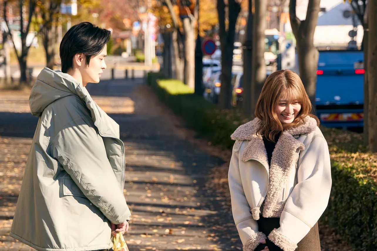 【写真】望月歩“虎之介”と話し、はにかむ吉川愛“まひる”