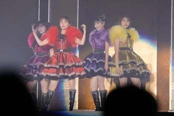 ももクロ、恒例の冬ライブ“ももクリ”開催 冬曲やクリスマスソング、レア曲にモノノフは大盛り上がり