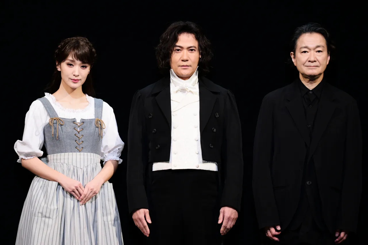 剛力彩芽、稲垣吾郎、白井晃(写真左から)