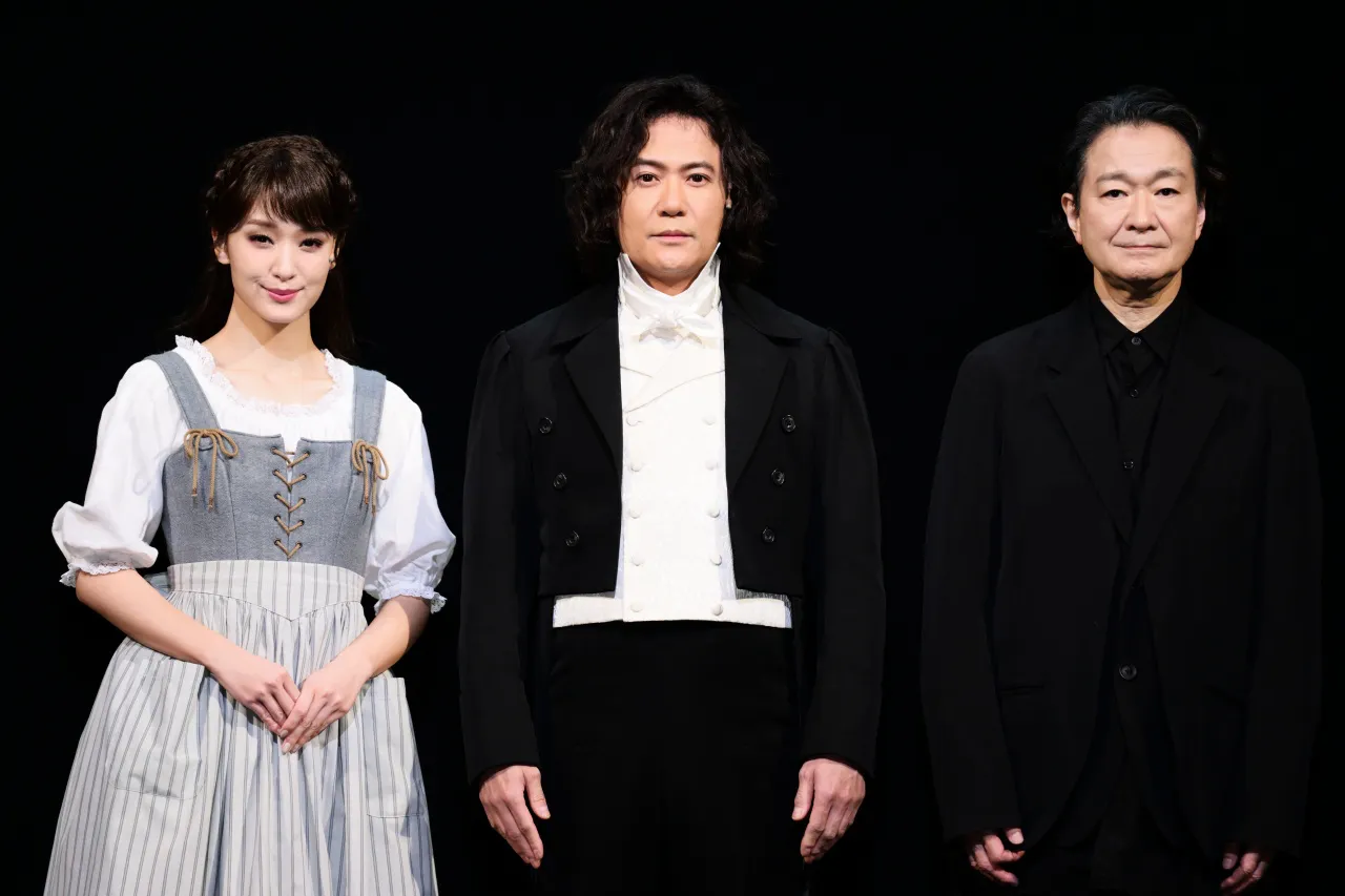 剛力彩芽、稲垣吾郎、白井晃(写真左から)